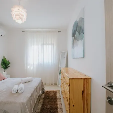 Scenic Sea View Apartment *
